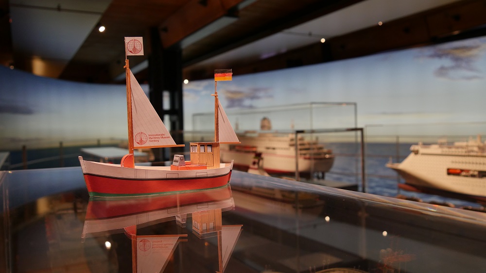 Modellbaubogen Kartonmodell Schiffmodell Modellbauer Internationale Schiffsmodelbautage Hamburg Internationales Maritimes Museum Peter Tamm Hamburger Abendblatt HMV Schifffahrt Modelling Shipmodelling Days 2018 Kutter Fischkutter