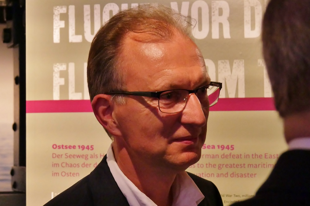 Dr. Erik Lindner Kurator Historiker Peter Ruhenstroth-Bauer UNO-Flüchtlingshilfe UNHCR Flucht übers Meer die Eröffnung Internationales Maritimes Museum Hamburg Sonderaustellung Flüchtlinge Flight across the sea Schiffahrt Geschichte History special Exhibition Germany Refugees welcome 