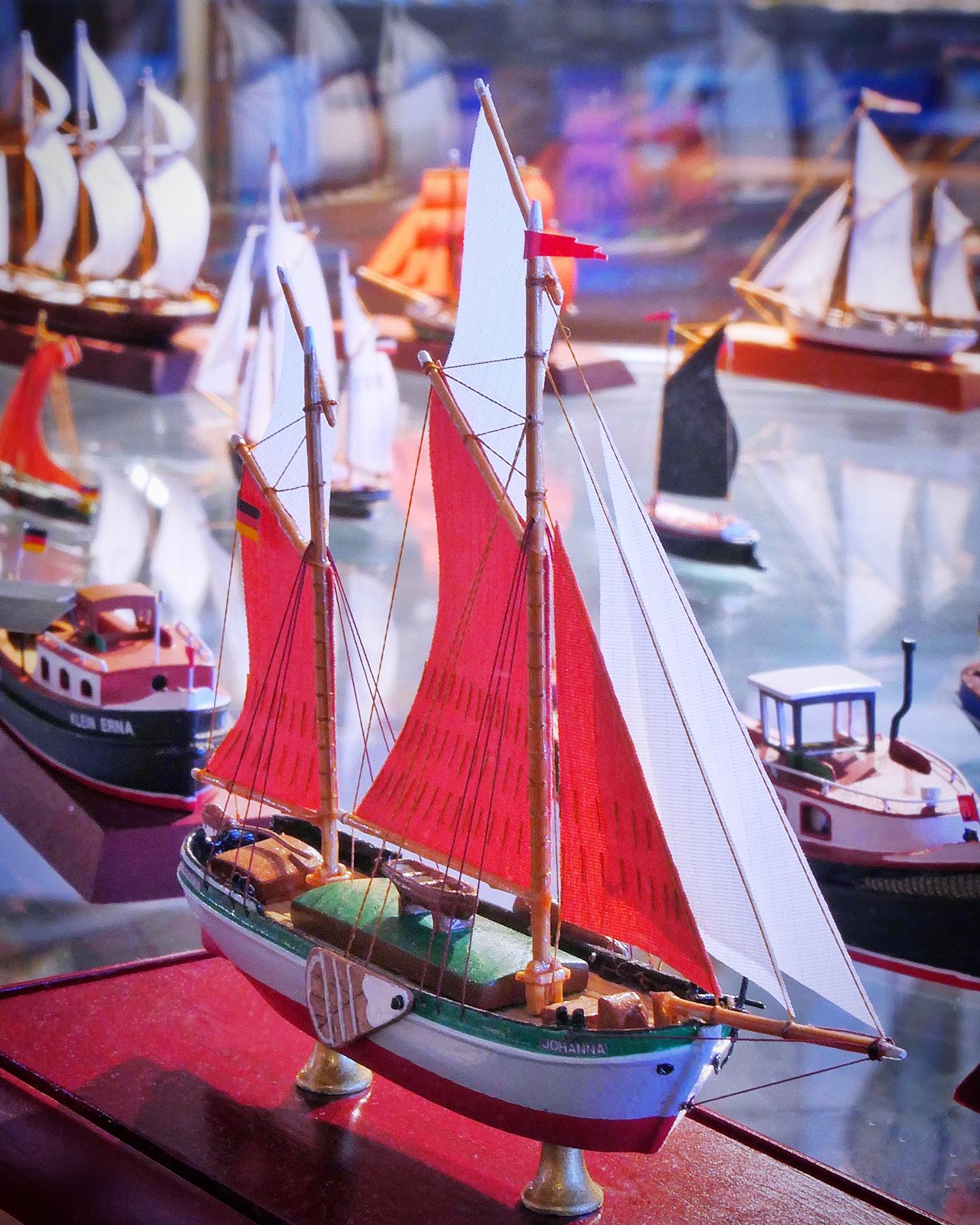 Sailing boat Johanna. She is a traditional Ewer. This miniature in a scale of 1:220 is displayed on deck 9 of the museum.
