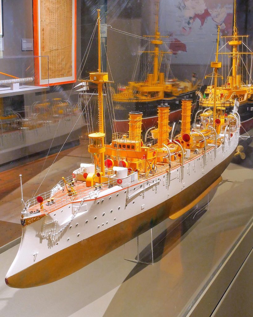 Cruiser SMS Gefion. This beautiful model of the "Gefion" on a scale of 1:100 (model builder unknown) is part of our exhibition on modern naval warfare on deck 5.