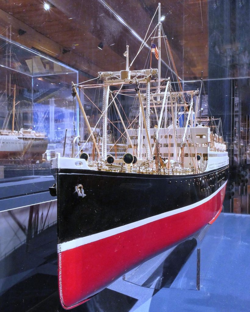 Ocean Liner President Lincoln. This model named "President" most likely represents the "President Lincoln" in 1:200 scale. It is on display in our exhibition on the history of modern passenger shipping on deck 6 of the museum.