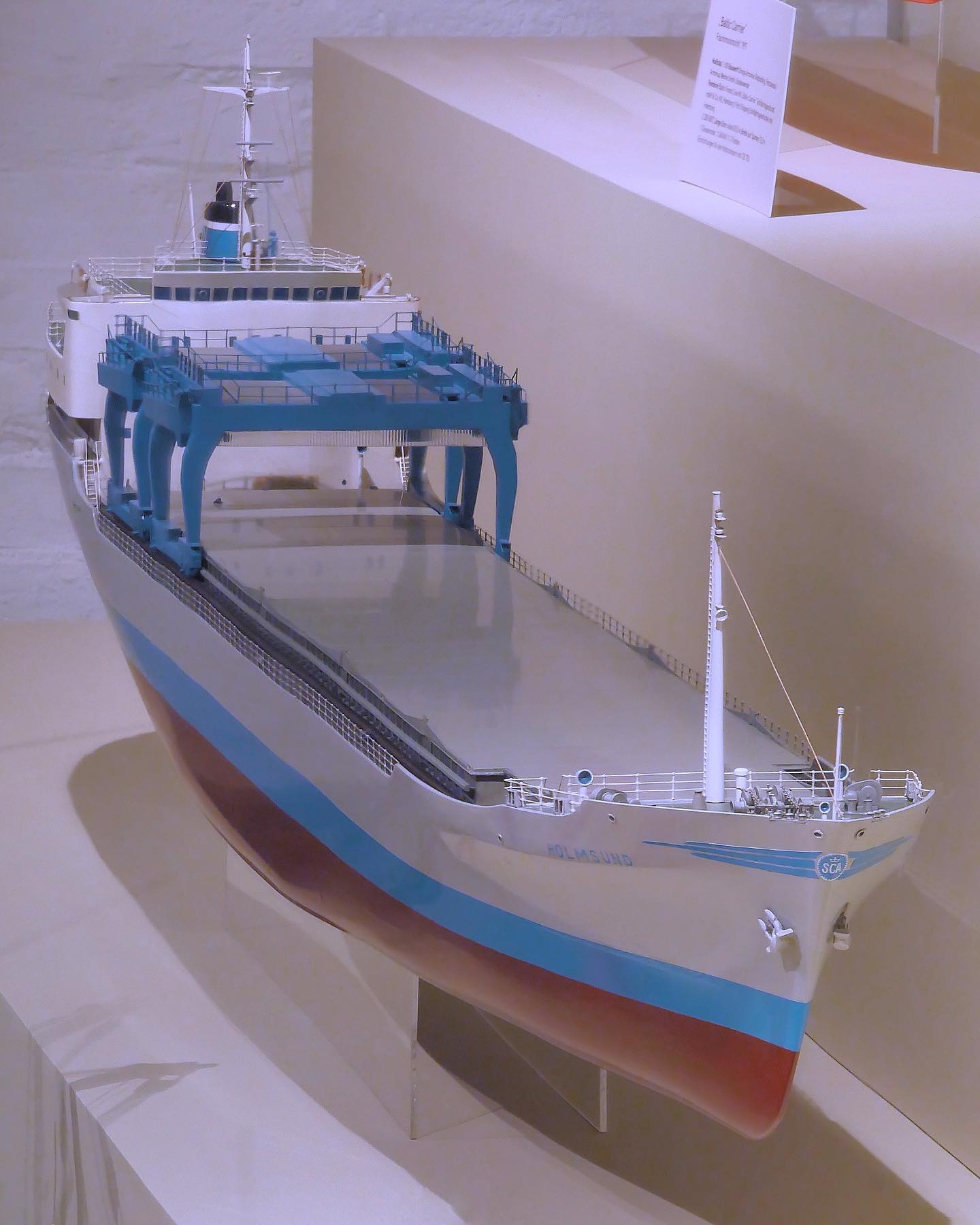 Bulk carrier Holmsund. Her original 1:100 scale shipyard model was built by the AB Sverre workshop in Gothenburg and donated to our collection as part of Dr. Engel's estate. It is part of our exhibition on modern maritime logistics on deck 6 of the museum.
