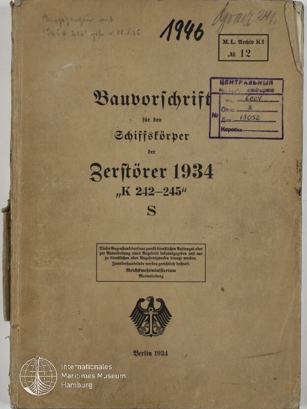 Verwitterter brauner Umschlag eines Hefts mit großem schwarzen Titel 'Bauvorschrift für den Schiffskörper der Zerstörer 1934 
