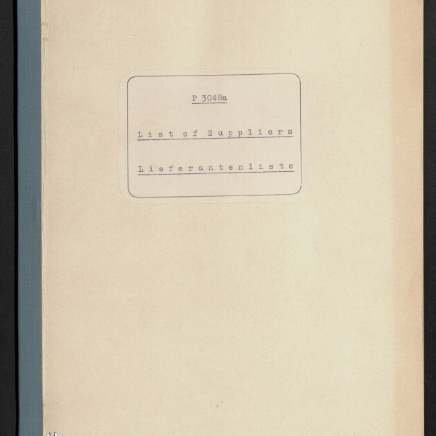 Beiger Heftdeckel mit blauem Buchrücken und mittig klebendem, abgerundetem Etikett mit getippter Aufschrift 'P 3048a / List of Suppliers / Lieferantenliste', unten links ein Rundstempel des Internationalen Maritimen Museums Hamburg.