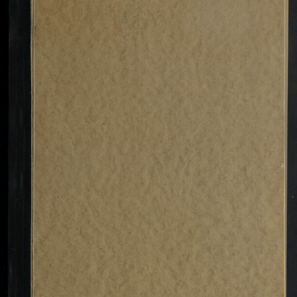Braunes, leicht strukturiertes Notizbuch- oder Hefter-Cover mit schwarzem Buchrücken, schwacher Bleistiftbeschriftung oben und weißem Logo des Internationalen Maritimen Museums Hamburg unten links