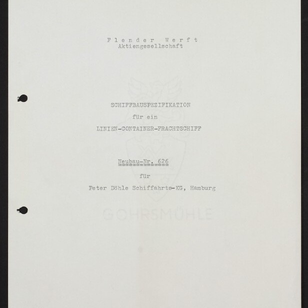 Titelseite eines weißen Dokuments mit dem Titel 'Schiffbauspezifikation für ein Linien-Container-Frachtschiff', gestempelte Nummer 011–011 oben rechts, zwei gelochte Randlöcher links, schwach sichtbares Wappen in der Mitte und Logo mit Schriftzug Internationales Maritimes Museum Hamburg unten links
