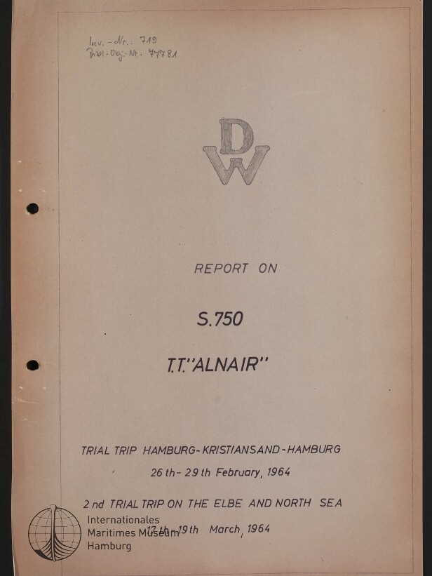 Beige Titelblatt eines Berichts mit eingedrucktem 'DW'-Logo oben, dem Titel 'REPORT ON S.750 T.T. 