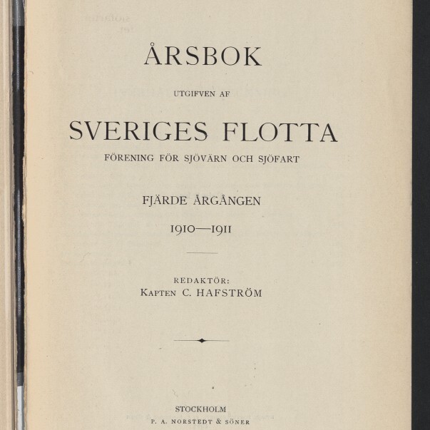 Titelblatt einer schwedischen Jahresbuchausgabe mit der Überschrift „Årsbok“, dem Namen „Sveriges Flotta“, Jahrgang 1910–1911, Herausgeber Kapten C. Hafström, Verlagsangabe Stockholm, handschriftlichen Notizen oben links und dem Stempel/Logo des Internationalen Maritimen Museums Hamburg unten links.