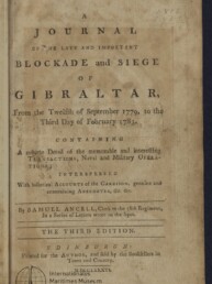 Titelblatt eines gealterten Buches mit zentral gesetztem Serifentext: 'A Journal of the late and important Blockade and Siege of Gibraltar' mit Datumsangabe 'From the Twelfth of September 1779, to the Third Day of February 1783', Autorangabe Samuel Ancell, Hinweis 'The Third Edition' und Verlagsangabe 'Edinburgh', dazu eine handschriftliche Bleistiftnotiz oben rechts und ein Rundstempel des Internationalen Maritimen Museums Hamburg unten links.