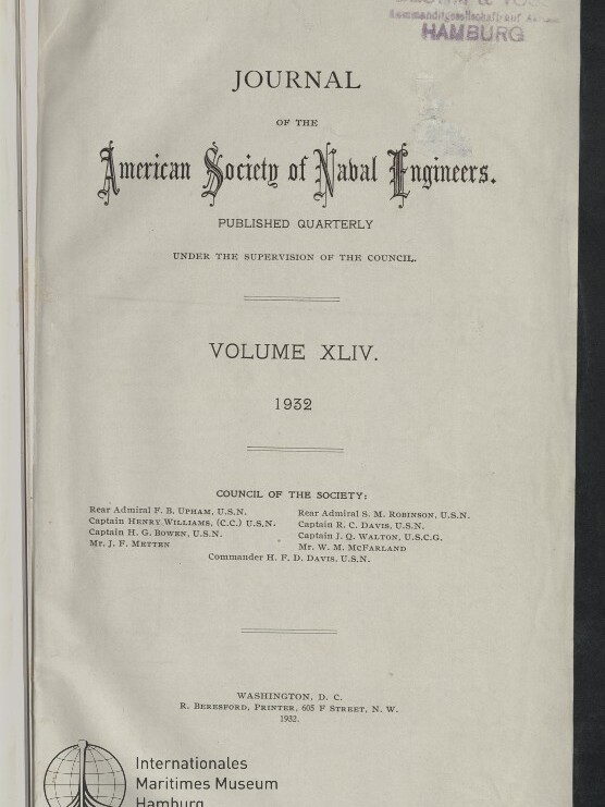 Titelseite des Journal of the American Society of Naval Engineers, Band XLIV (1932), mit gedruckten Herausgeber- und Druckerangaben, einem violetten Stempel „BLOHM & VOSS HAMBURG“ oben rechts und dem Logo/Schriftzug des Internationalen Maritimen Museums Hamburg unten links.