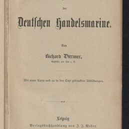 Titelblatt eines Buches in Frakturschrift mit dem Titel ‚Katechismus der Deutschen Handelsmarine‘, dem Autor Richard Dittmer, Verlagsangabe Leipzig und Jahreszahl 1892 sowie einem Stempel des Internationalen Maritimen Museums Hamburg unten links.