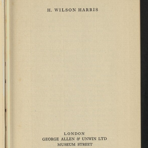 Titelblatt eines Buches mit der Überschrift 'NAVAL DISARMAMENT', dem Autorennamen 'H. WILSON HARRIS', Verlagsangaben 'London George Allen & Unwin Ltd Museum Street' und einem Stempel/Logo des Internationalen Maritimen Museums Hamburg.