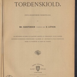 Titelblatt des Buches TORDENSKIOLD mit Autorenangaben Wm. Carstensen und O. Lütken, Verlagswappen und Stempel des Internationalen Maritimen Museums Hamburg.
