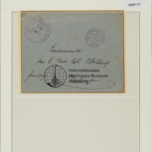 Briefumschlag mit Handschrift, zwei Rundstempeln und Museumsstempel; Etikett Kraftwagenpark der MARINE 1916