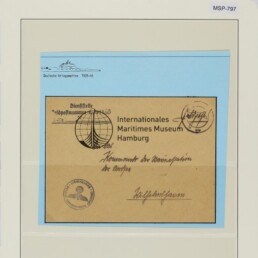 Archivblatt mit braunem Dienstumschlag, Stempeln und Aufdruck Maritimes Museum Hamburg und Farbreferenz oben.