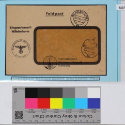 Briefumschlag mit Sichtfenster, Feldpost-Aufdruck und Stempel der Kriegsmarinewerft Wilhelmshaven (28.11.42), Museumswasserzeichen.