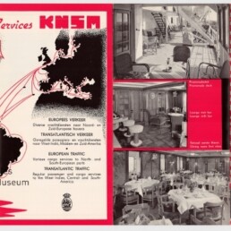 Vintage Reiseprospekt der Reederei KNSM für Dampfschiff Boskoop mit rot-weißem Wellenmuster, Weltkarte mit Linien und Innenraumfotos.