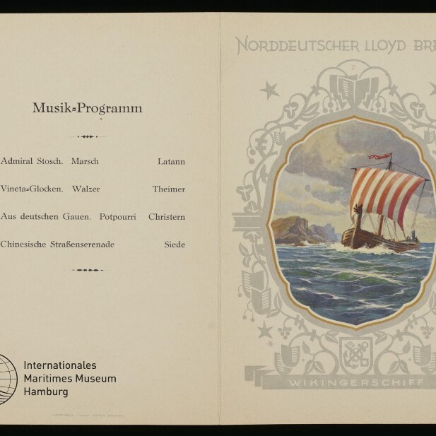 Musikprogramm: links Liedliste, rechts Wikingerschiff mit rot-weißem Segel und Norddeutscher Lloyd Bremen-Schriftzug.