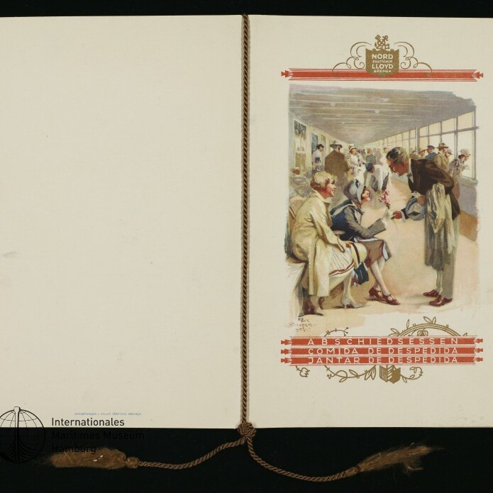 Aufgeschlagenes Menü mit Illustration: Passagiere im Schiffsgang, Mann verbeugt sich, Schrift Abschiedsessen und Zierkordel.