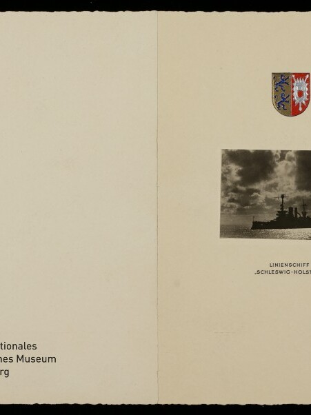 Cremefarbene Doppelseite mit kleinem SW-Foto des Linienschiffs Schleswig-Holstein, Wappen darüber und Museumslogo unten links.